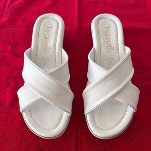 TOSCANELLA WHITE WEDGE SLIP ON SANDAL SIZE 7